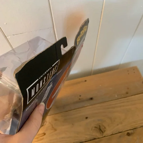 Bendyfigs | Universal Monsters: Bride of Frankenstein NIB Collectable Toy Horror - Picture 2 of 5